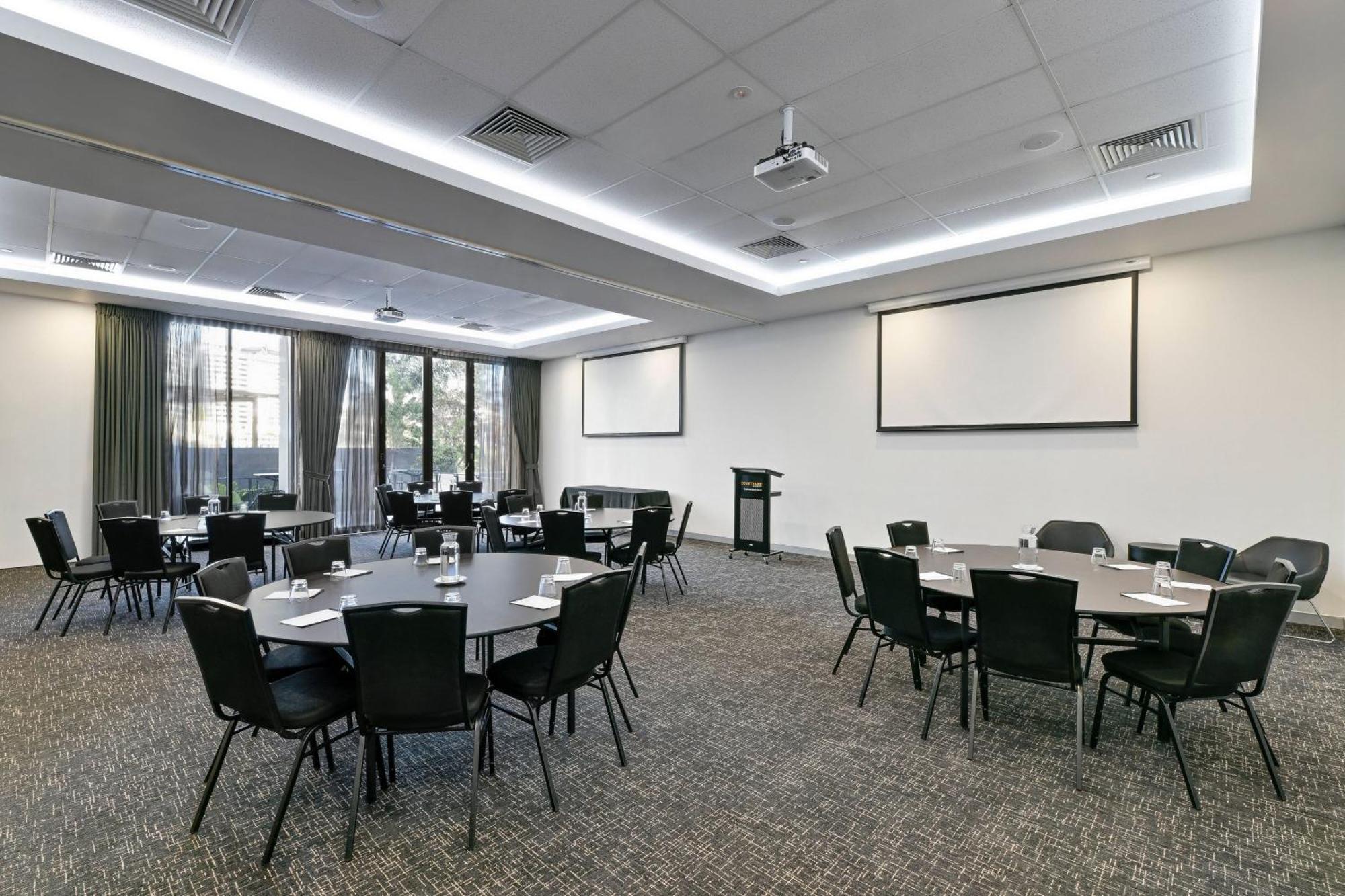 Courtyard By Marriott Brisbane South Bank Hotel Exterior photo